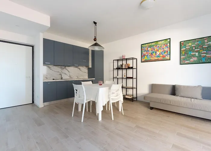Guesthost - Milano-affori Balcony Apartment