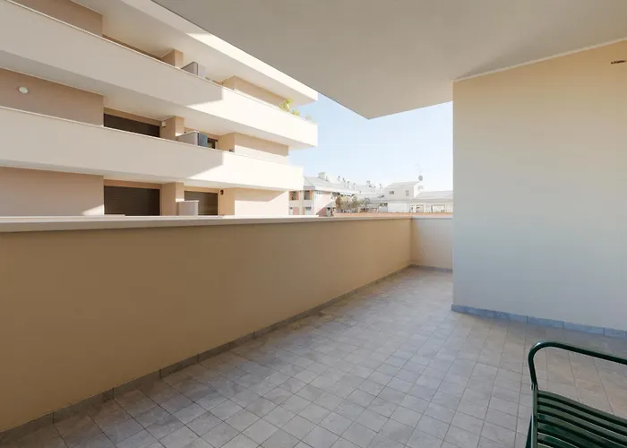 Apartment Guesthost - Milano-affori Balcony